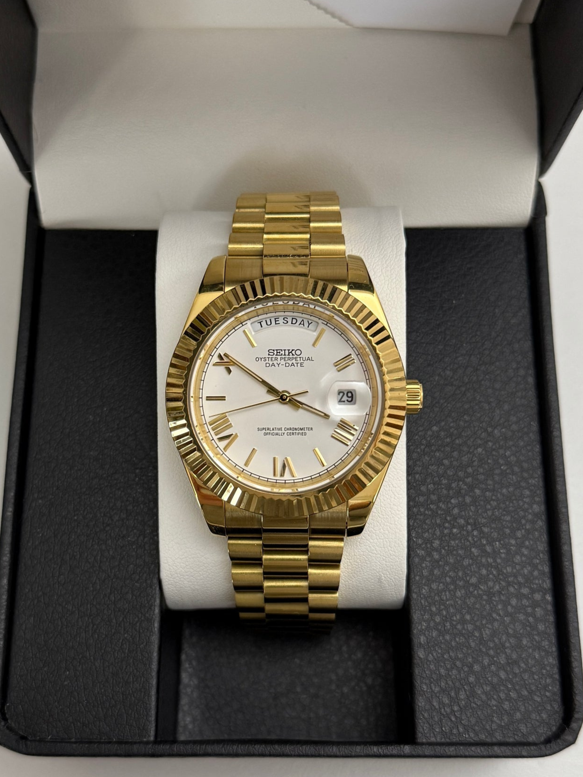 Gold Roman DayDate