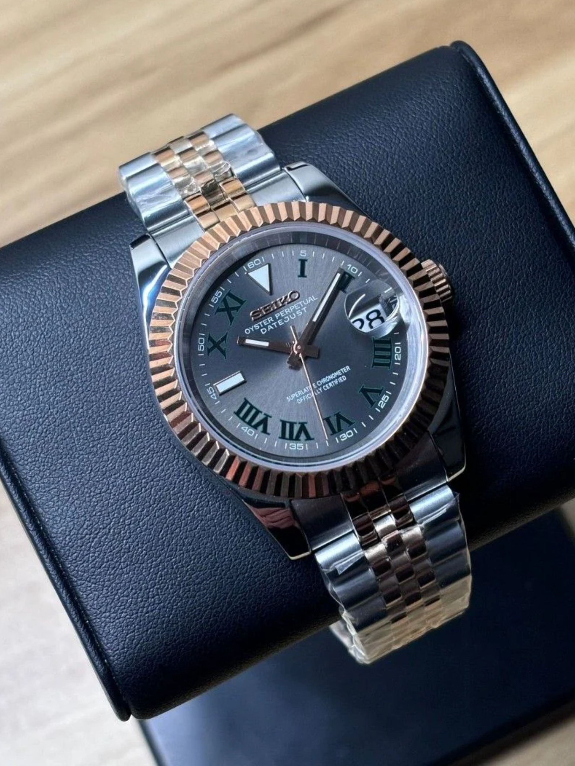 Seiko date just two tone wimbeldon
